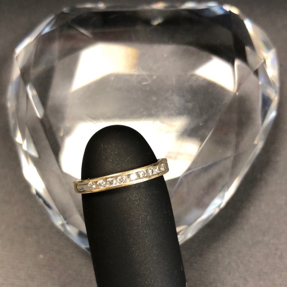 Jewelry - 10k gold Diamond Ring